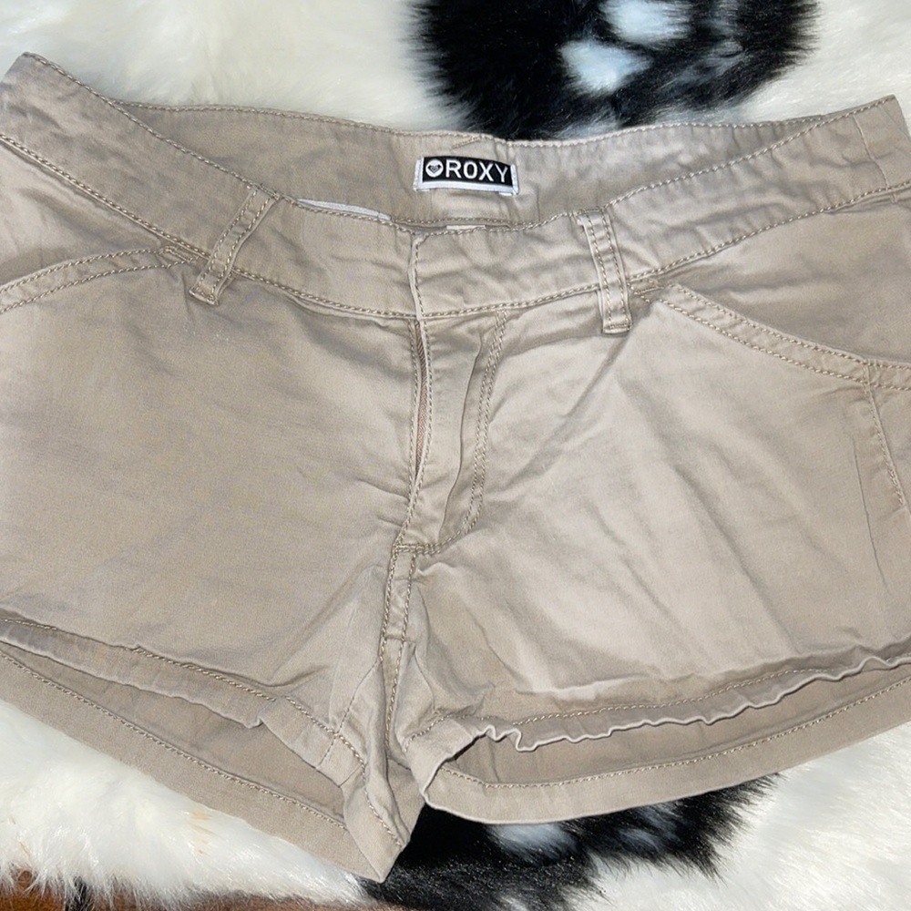 Roxy Khaki shorts 3